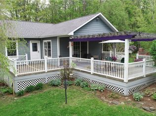 6937 Lawyer Rd, Naples, NY 14512