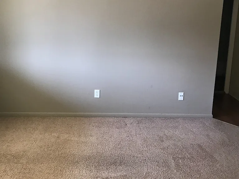 Holland Gardens Apartments — Photo 42