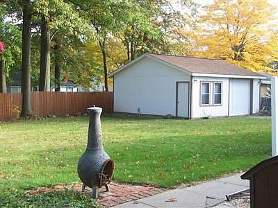 3rd image of 39 Edgewood Dr