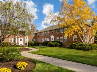 18 Sedgwick Rd APT D, West Hartford, CT 06107