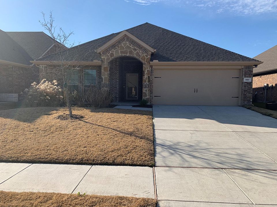 1st image of 227 Garden Grove Dr