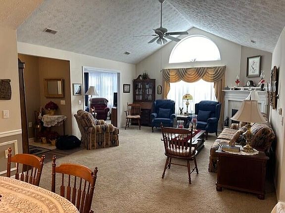 4th image of 191 Academy Dr