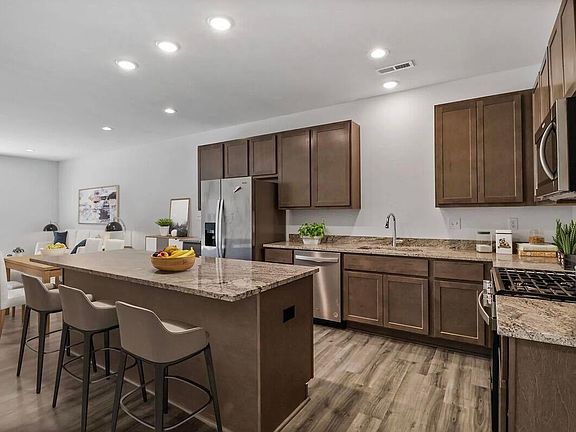 4th image of 3799 Countryside Dr