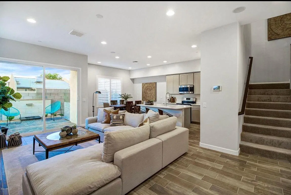 3708 E Pinchot Ave — Photo 1