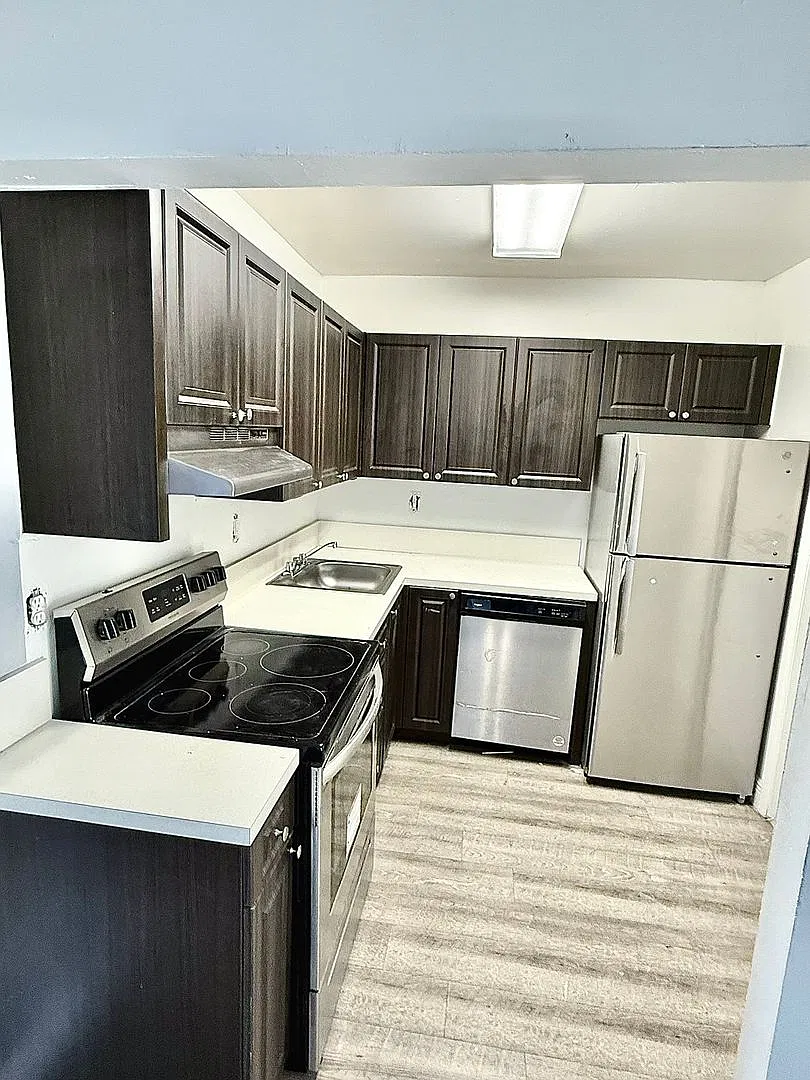 Cross Creek Apartments — Photo 1