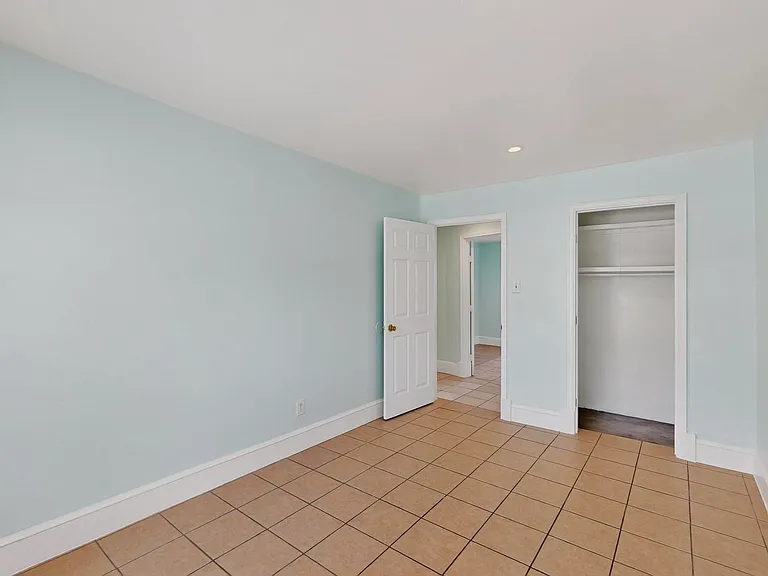 409 Dewitt St — Photo 6