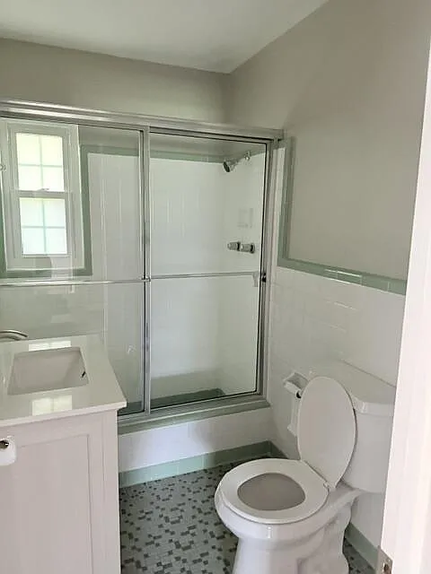 4 bed, 3.0 bath, 3621 sqft, $1,600 — Photo 4
