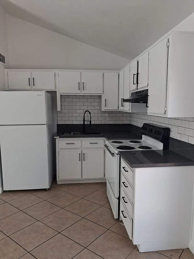 13221 N. 21st - RGRB — Photo 2