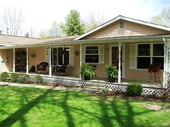 2nd image of 171 Robinhood Dr