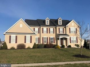 2001 Lantern Dr, Green Lane, PA 18054