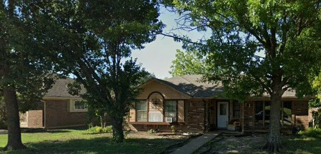 3 bed, 1168 sqft, $1,950 — Photo 1