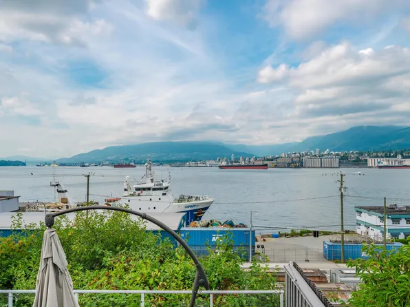 2385 Wall St, Vancouver, BC V5L 1B8
