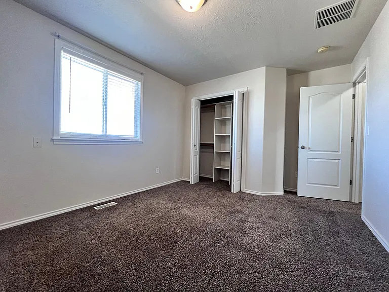 5193 N Toscana Ave — Photo 11