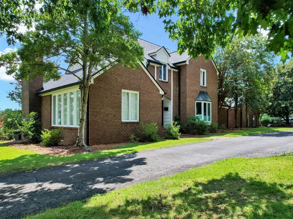 2131 Vinewood Dr, Dalton, GA 30720