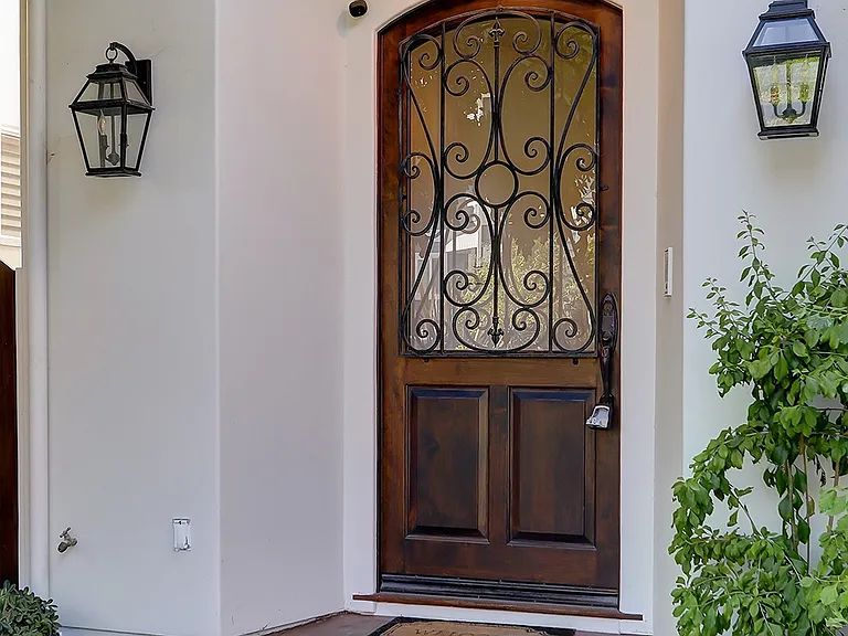 2611 Palm Ave — Photo 4
