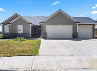 516 13th St W, Hardin, MT 59034