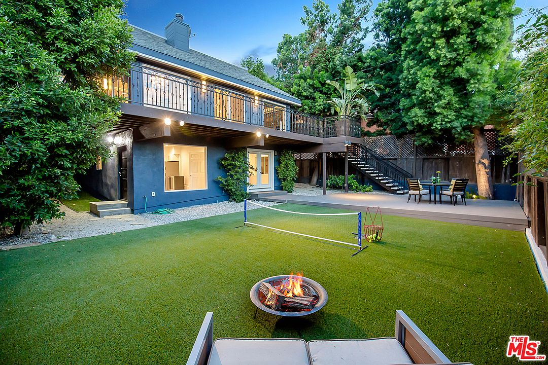 11257 Sunshine Ter, Studio City, CA 91604 | Zillow