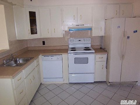 3rd image of 219 Gardner Ave