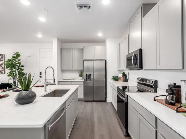 6153 N Ceylon St #204, Denver, CO 80249