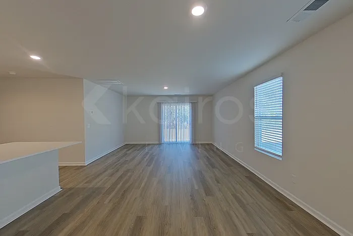 118 Overstreet Way — Photo 2