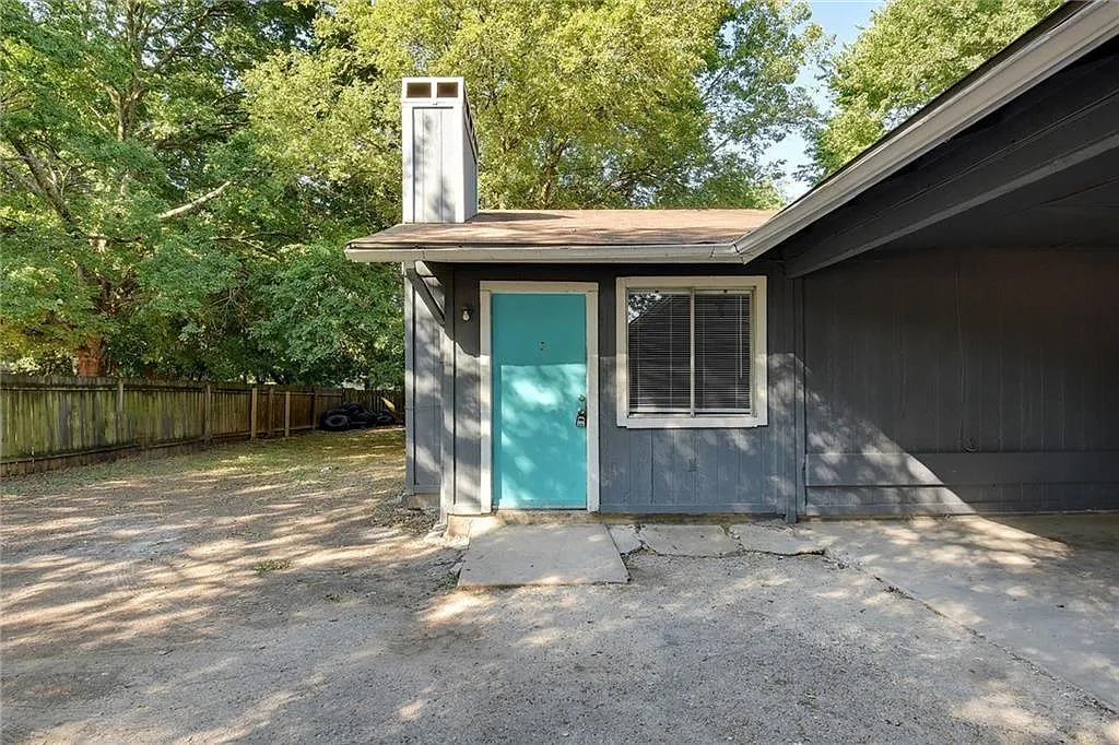 Building Photo - 2311 Teri Rd #A
