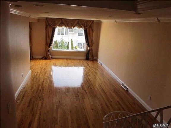 5th image of 1549 215th St #1