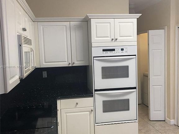 2nd image of 11253 NW 47th Ln