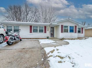 2323 8th St, Silvis, IL 61282