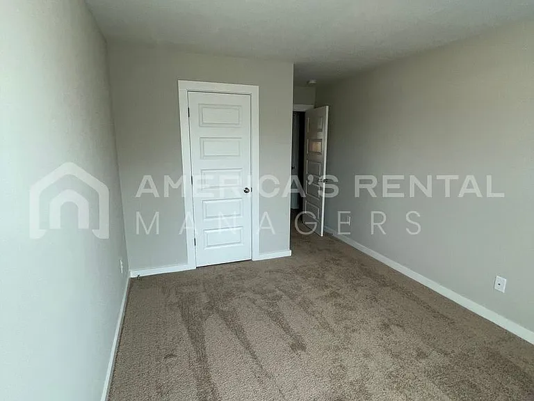 2141 Ellsworth Loop Rd — Photo 30