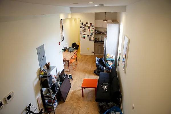 Rented by P Management | media 25