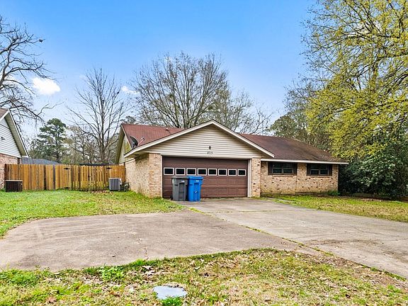 2nd image of 805 Southwood Dr
