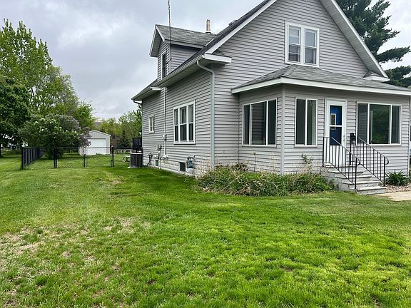 2nd image of 515 Belmont St