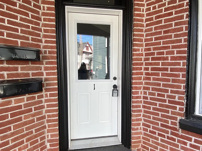 27 W Ferdinand St — Photo 6
