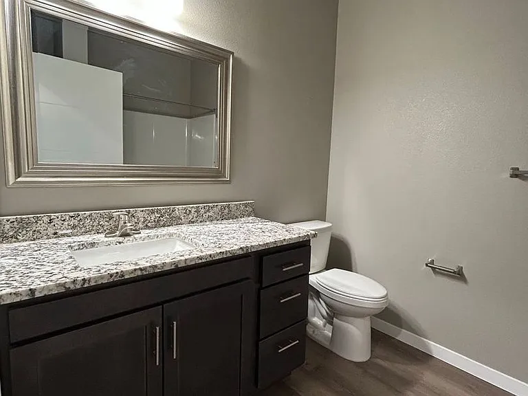 Kraewood Flats - Summer Rent Special through July 31 2026 — Photo 47