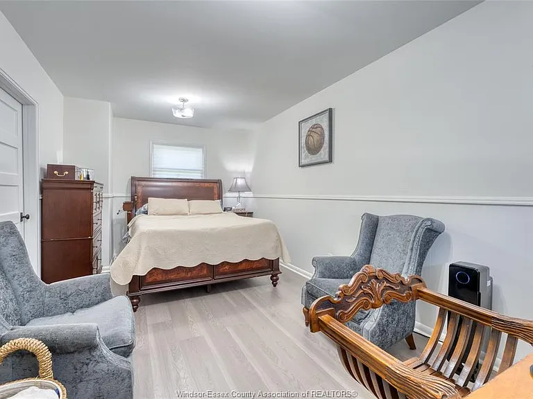 4062 Roseland Dr E — Photo 21