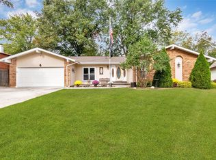 4 Oak Terrace Dr, Saint Peters, MO 63376