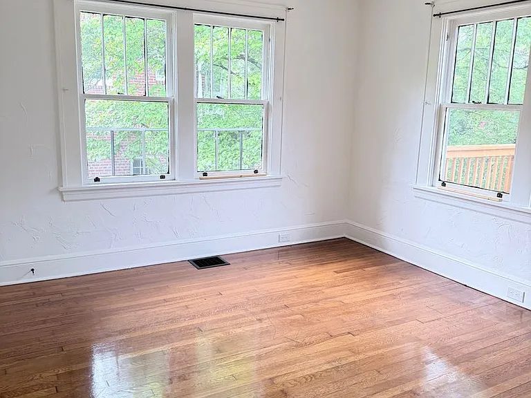 94 Louisiana Ave — Photo 13