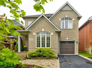 2142 Meadowglen Dr, Oakville, ON L6M4C8