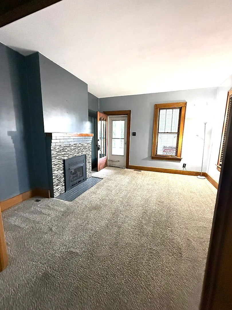 Cute and Cozy 2 bed/1 bath home in Marietta, Ohio — Photo 2