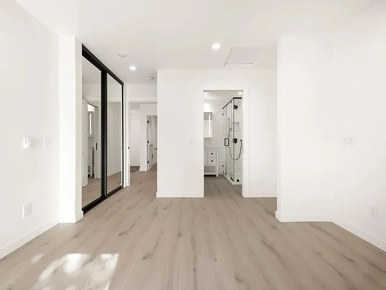 207 Stony Point Rd #B — Photo 20