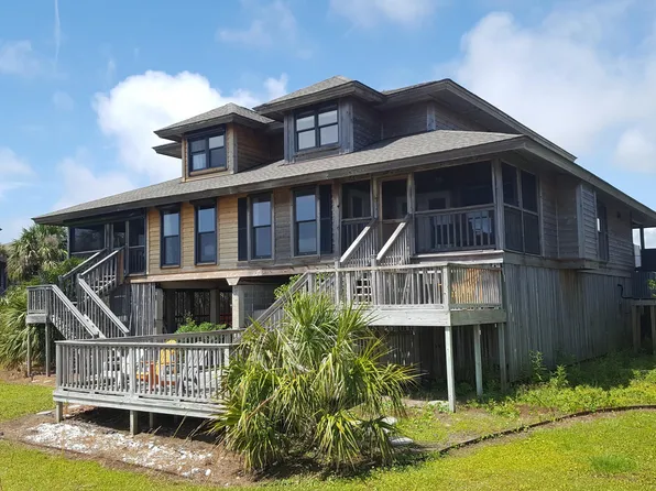 45 Harbor Dr, Saint Helena Island, SC 29920