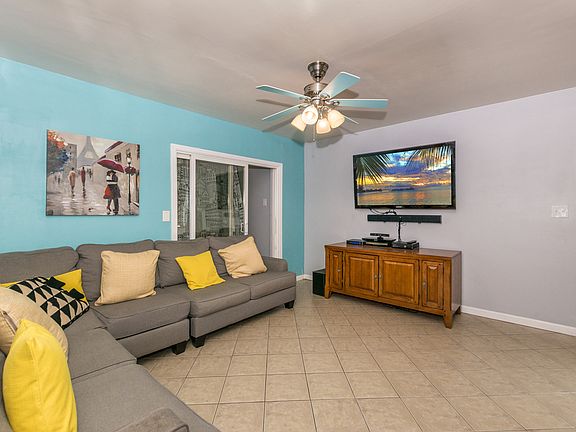 5th image of 2228 Broadway Ave
