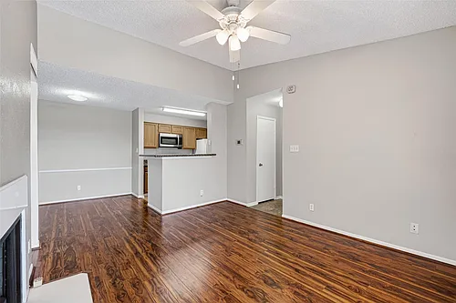 2121 Hepburn St Photo 1