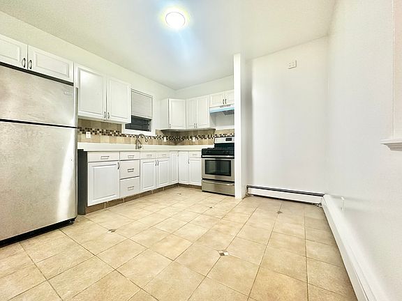 4th image of 1428 114th St Floor 3