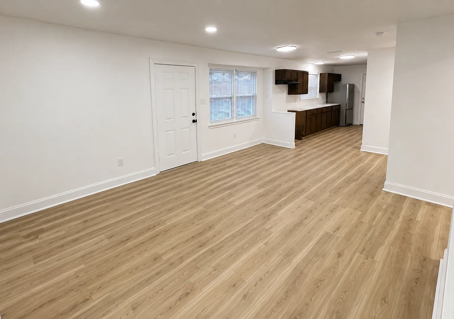 Large 5 bedroom, 2 bathroom home in Benton! — Photo 4