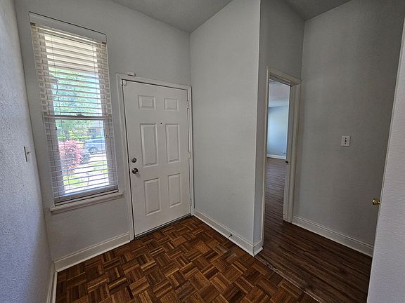 2nd image of 427 Barton Dr