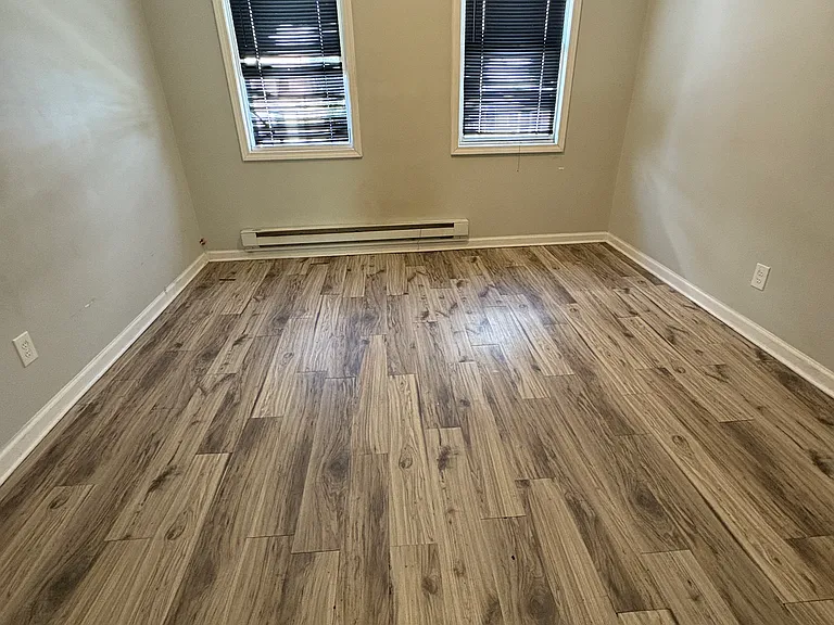 152-154 Mapes Ave #3R — Photo 4