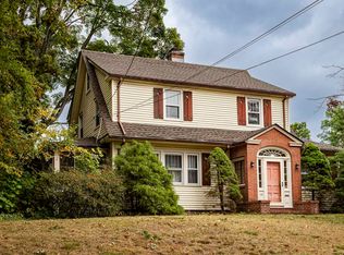 15 Phelps Rd, Manchester, CT 06042