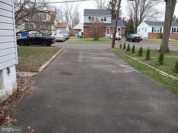 5th image of 466 Nemoral St