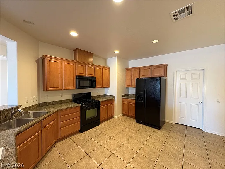 8944 Briar Bay Dr — Photo 2
